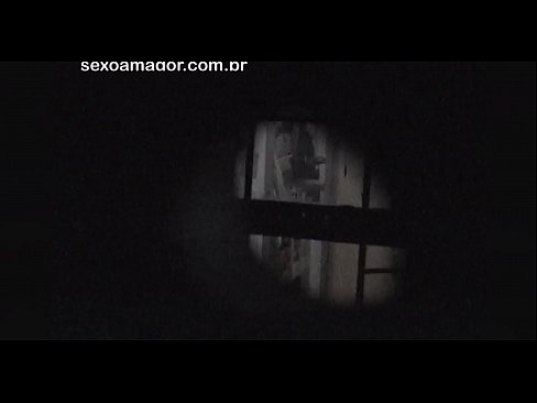 ❤️ Blondiin saab salaja videolevi naabruskonna voyeuri poolt peidetud õõnsate telliskivide taha peidetud ❤❌ Kvaliteetne seks at et.123sex.ru ❌